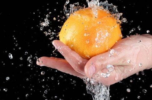 Waschen von Früchten zur Vorbeugung von subkutanen Parasiten